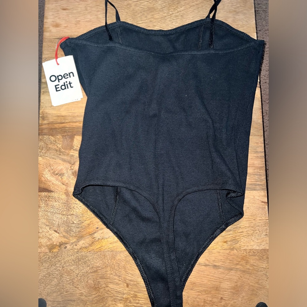 BLACK & WHITE BODY SUIT (2pcs)
